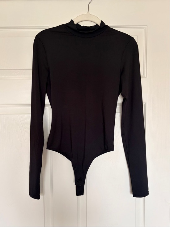 H&M Tops - Black H&M Lightweight Long Sleeve Mock Neck Bodysuit